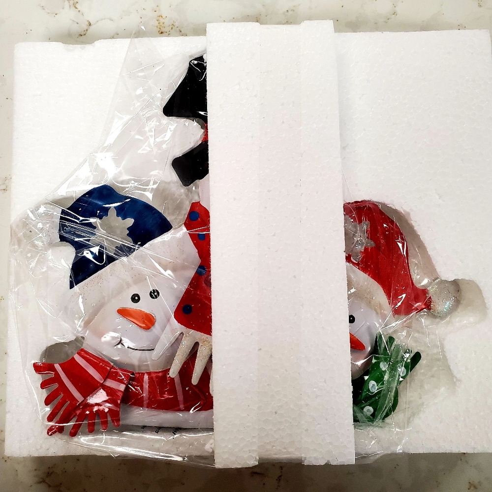 👀50% OFF ☃️ NIB‼️ Super Cute ⛄🕯Celebrating Friends candle holder - Picture 3 of 7